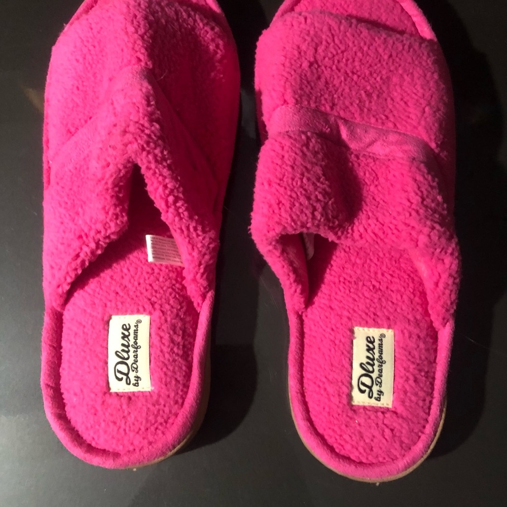 Dearfoams Deluxe Hot Pink Slippers with Toe Opening